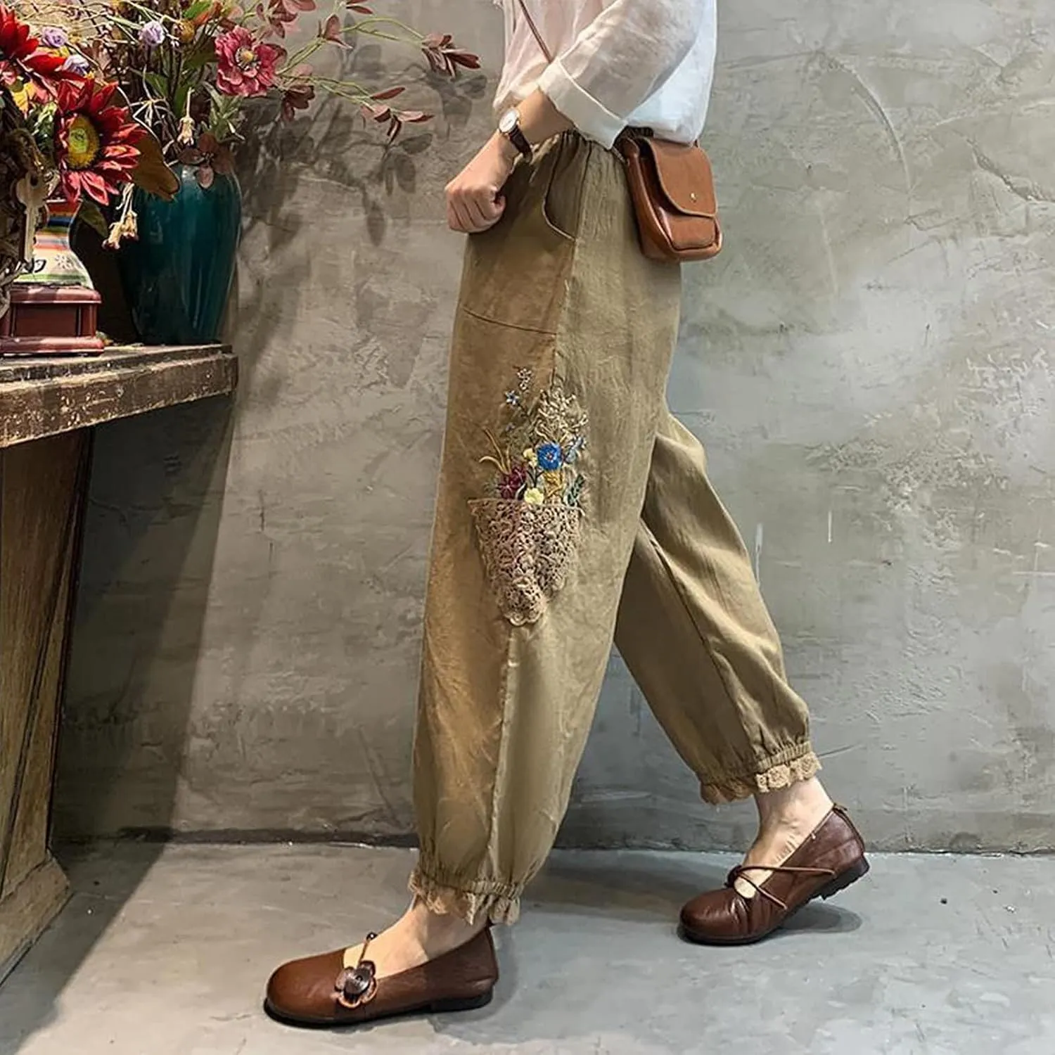 Women's Vintage Boho Capri Pants Ruffle Hem Embroidered Cotton Linen Pants Elastic Waist Summer Cropped Trousers